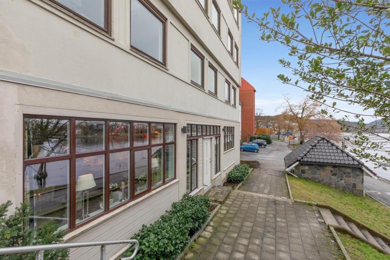 Stylish Apartment With Beautiful Views Of The River, Beach Nearby Кристиансанд Экстерьер фото